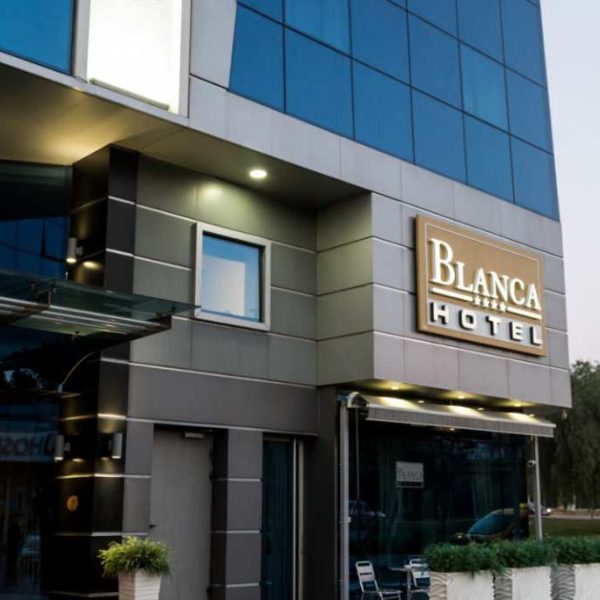 Blanc hotel 600x600